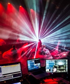 rencontre dans un bal